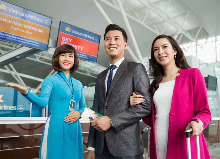 Vé thương gia Vietnam Airlines Hành khách đặt vé hạng thương gia sẽ được hưởng nhiều dịch vụ ưu tiên trên mặt đất