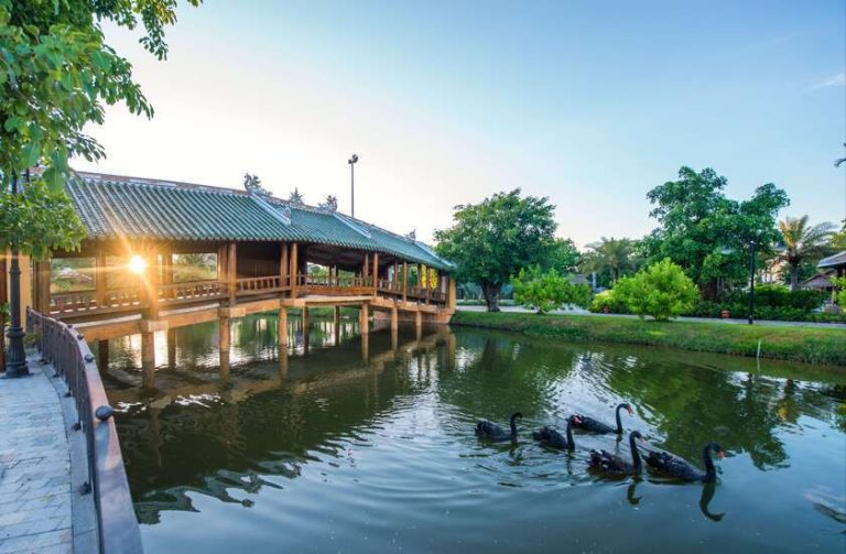 The weather in Vietnam in October is ideal for traveling