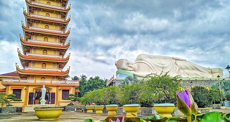 Vinh Trang Pagoda – An ancient relic with unique architecture