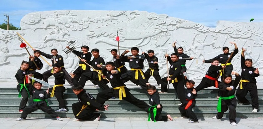 Võ cổ truyền Bình Định Võ cổ truyền là sự giao lưu, hòa nhập của nhiều dòng võ khác nhau