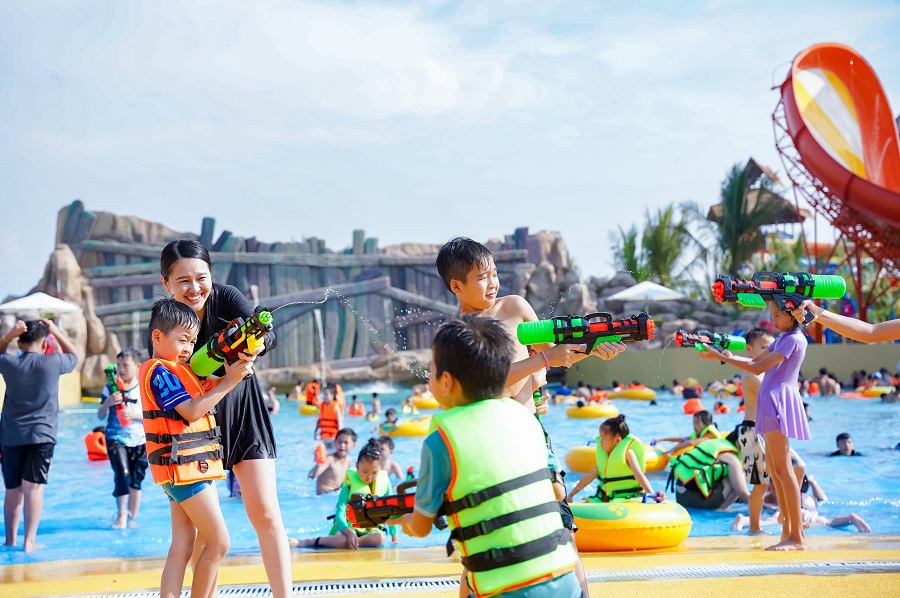 Vui chơi VinWinders Cửa Hội