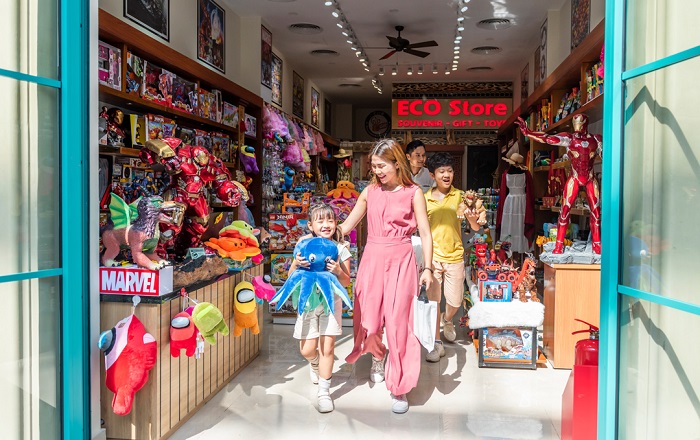 Going to the safari and shopping are among the best things to do in Phu Quoc, Vietnam