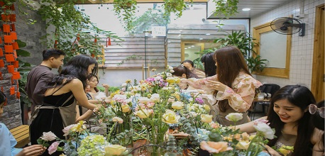 “Xả stress” với TOP 4 workshop cắm hoa Hà Nội vô cùng thú vị