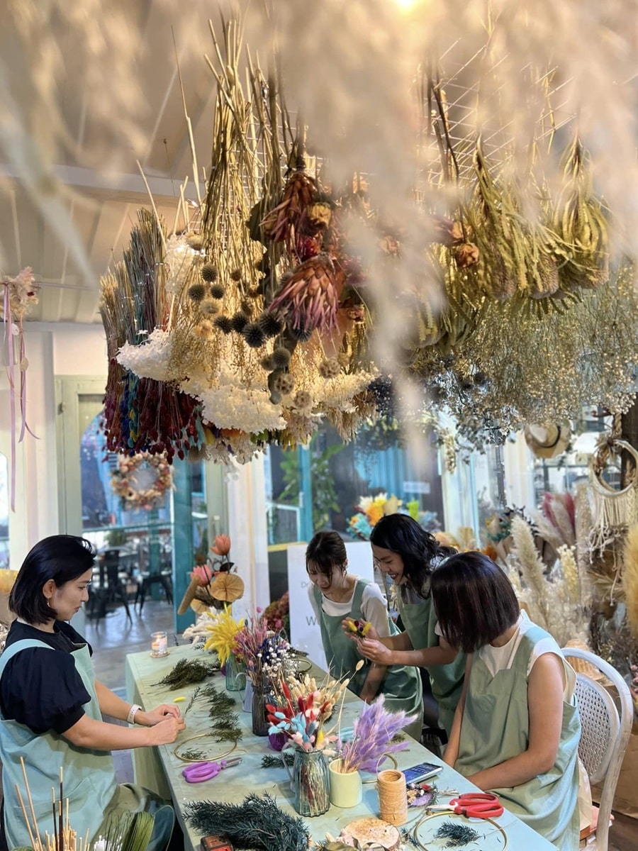 Workshop cắm hoa tại Wild Bloom Concept