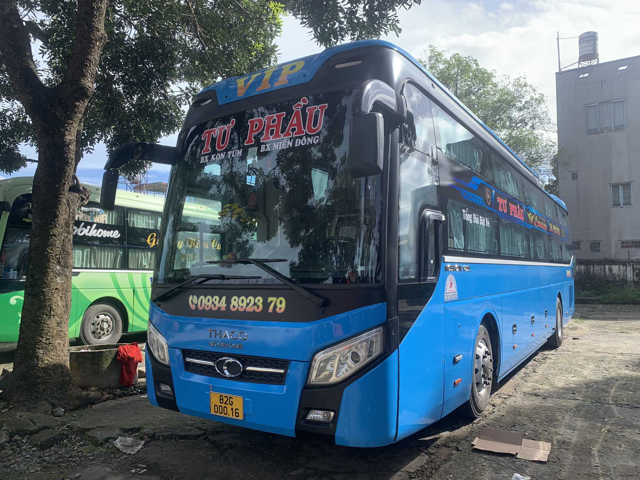 Tư Phầu là xe limousine 34 chỗ với giường nằm êm ái