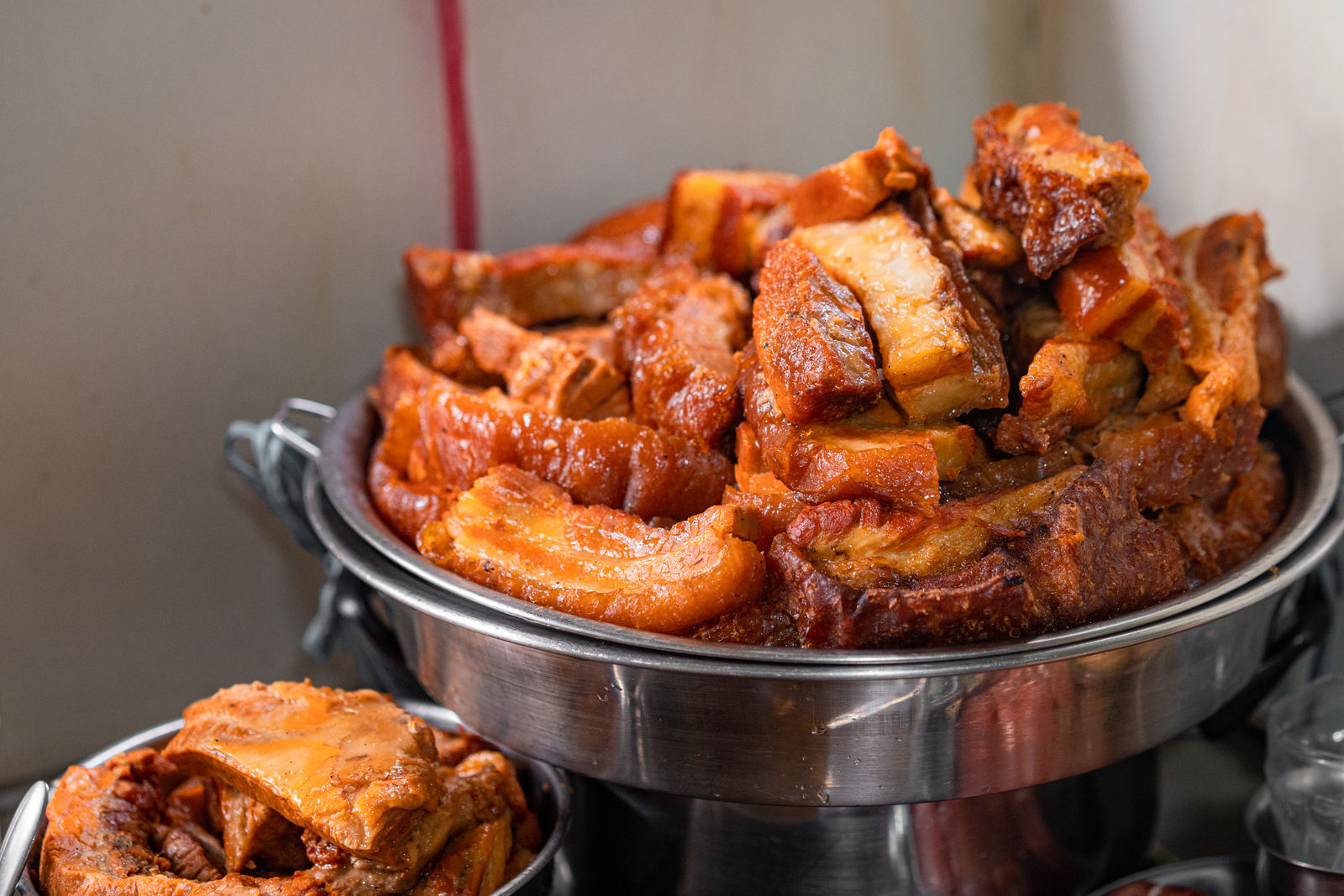 Xôi thịt Hải Phòng Sức hấp dẫn của món xôi thịt Hải Phòng chính là phần thịt mềm, thơm, đậm đà