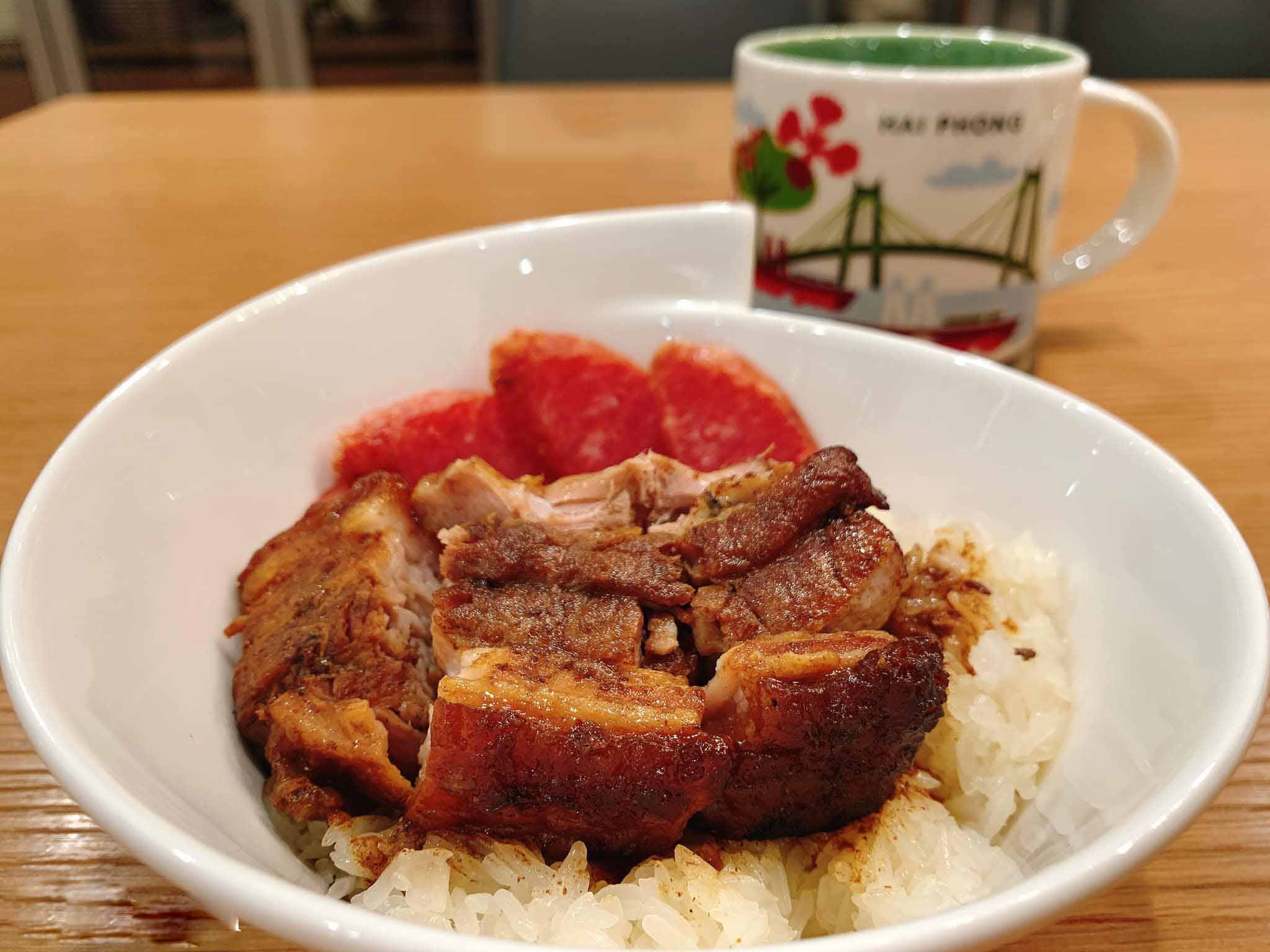 Xôi thịt Hải Phòng Đến xứ cảng chắc chắn bạn không thể bỏ qua món xôi thịt thơm ngon